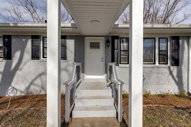 a view of a entryway of house