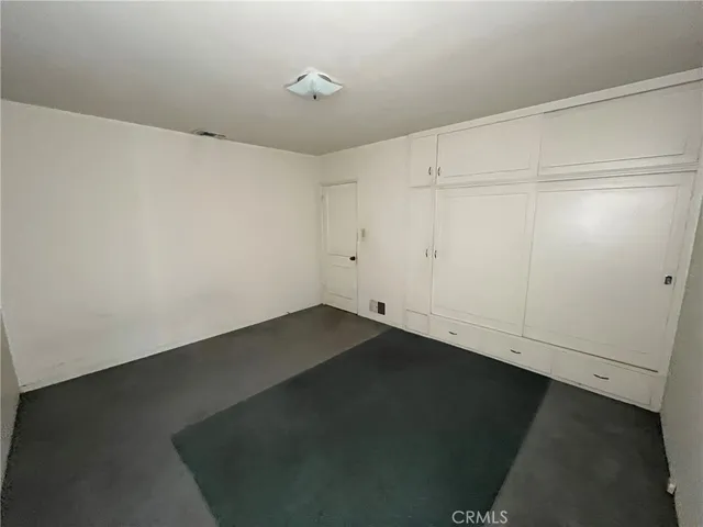 an empty room with an empty space