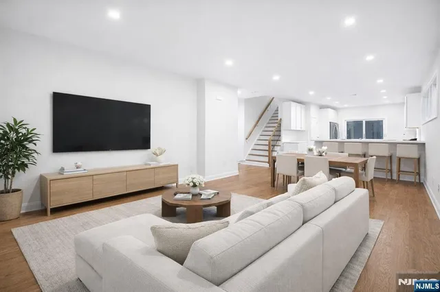 $749,000 | 18 Birdie Lane, Boonton, NJ 07005