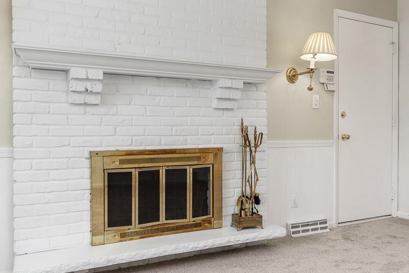 5792 Haddon Place Rockford, IL 61114 - Photo 22 of 47 a view of a entryway of a house