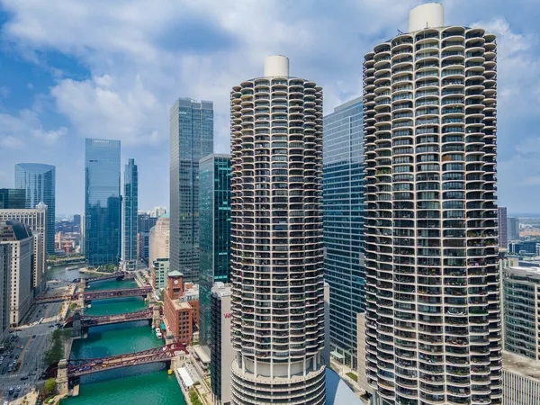 $379,900 | 300 North State Street, Unit 2409, Chicago, IL 60654