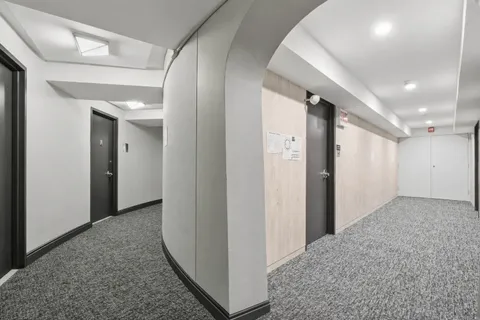 $379,900 | 300 North State Street, Unit 2409, Chicago, IL 60654