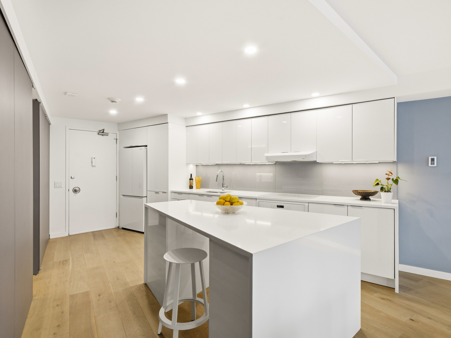 300 North State Street, Unit 2409 Chicago, IL 60654 - Photo 7 of 31