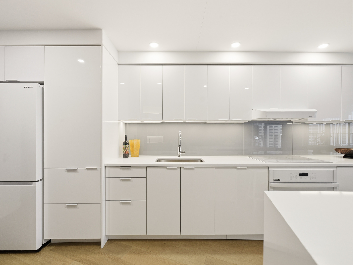 300 North State Street, Unit 2409 Chicago, IL 60654 - Photo 8 of 31