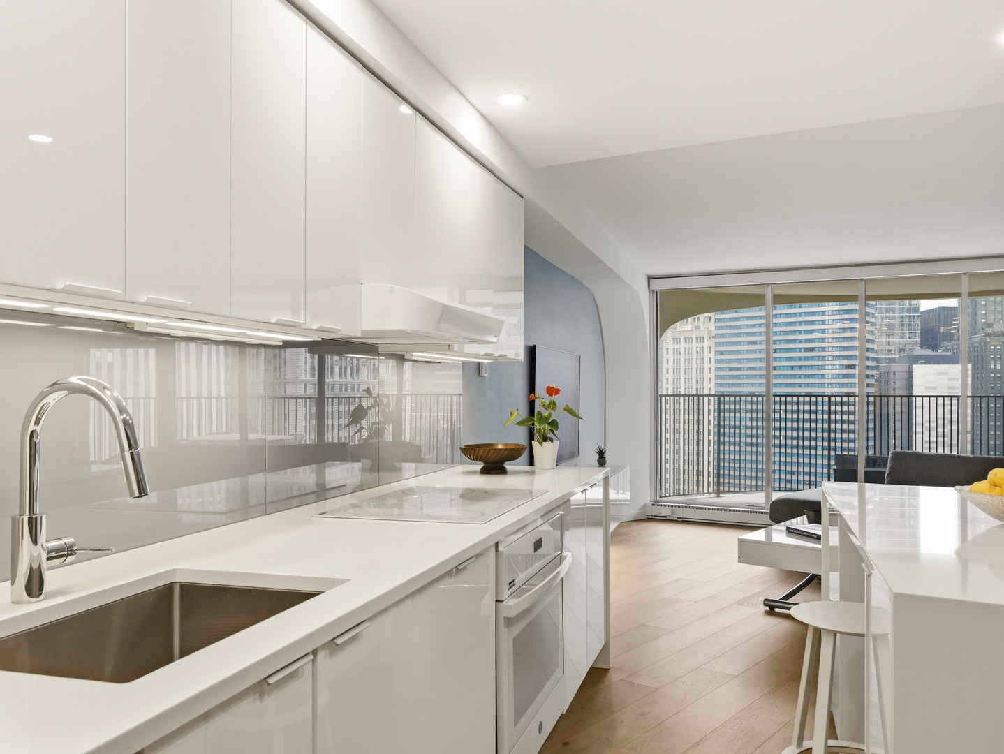 300 North State Street, Unit 2409 Chicago, IL 60654 - Photo 9 of 31