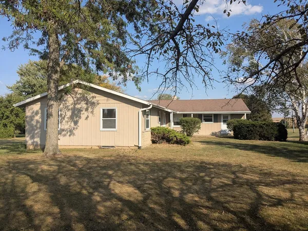 $369,000 | 31457 Straw School Road, Shannon, IL 61078