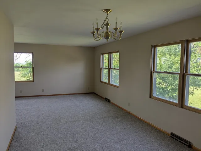 $399,000 | 31457 Straw School Road, Shannon, IL 61078