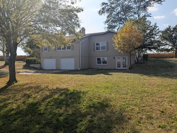 $369,000 | 31457 Straw School Road, Shannon, IL 61078
