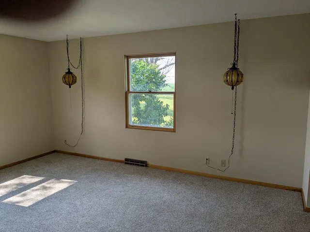 $399,000 | 31457 Straw School Road, Shannon, IL 61078