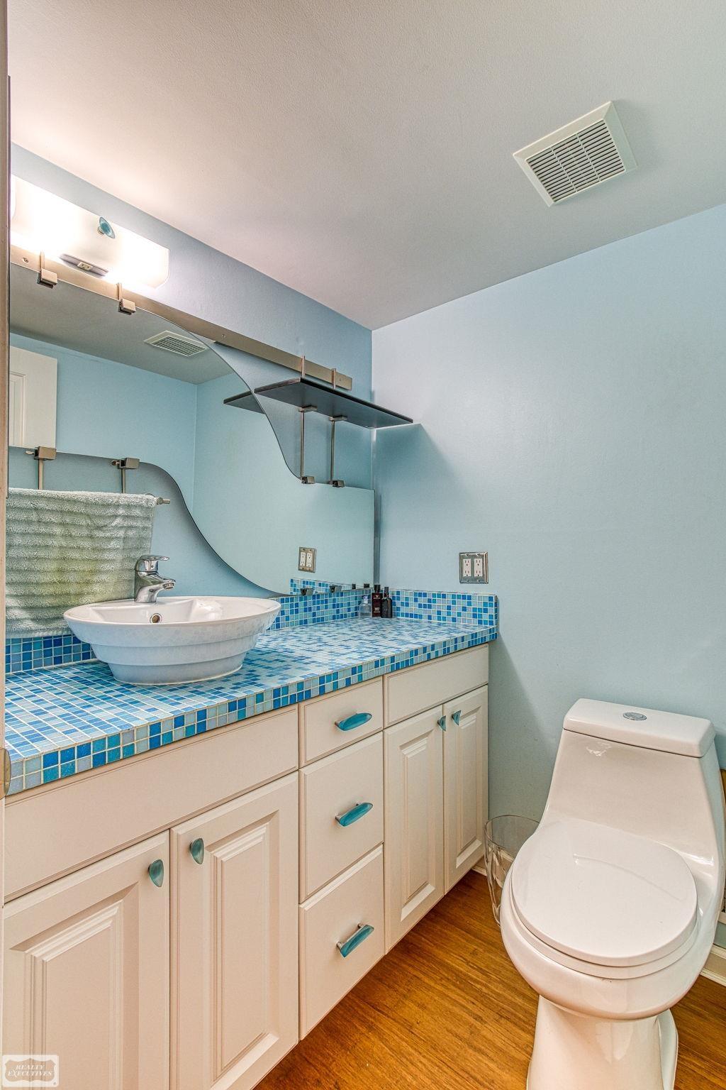 1427 Oakbrook E Drive Rochester Hills, MI 48307 - Photo 13 of 60