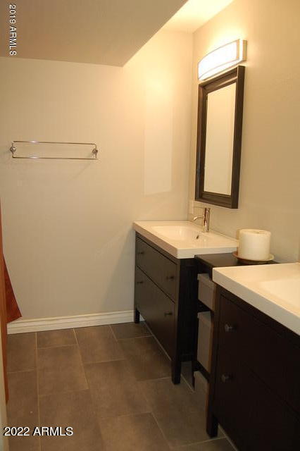 985 North Granite Reef Road, Unit 132 Scottsdale, AZ 85257 - Photo 8 of 18 bath double sinks