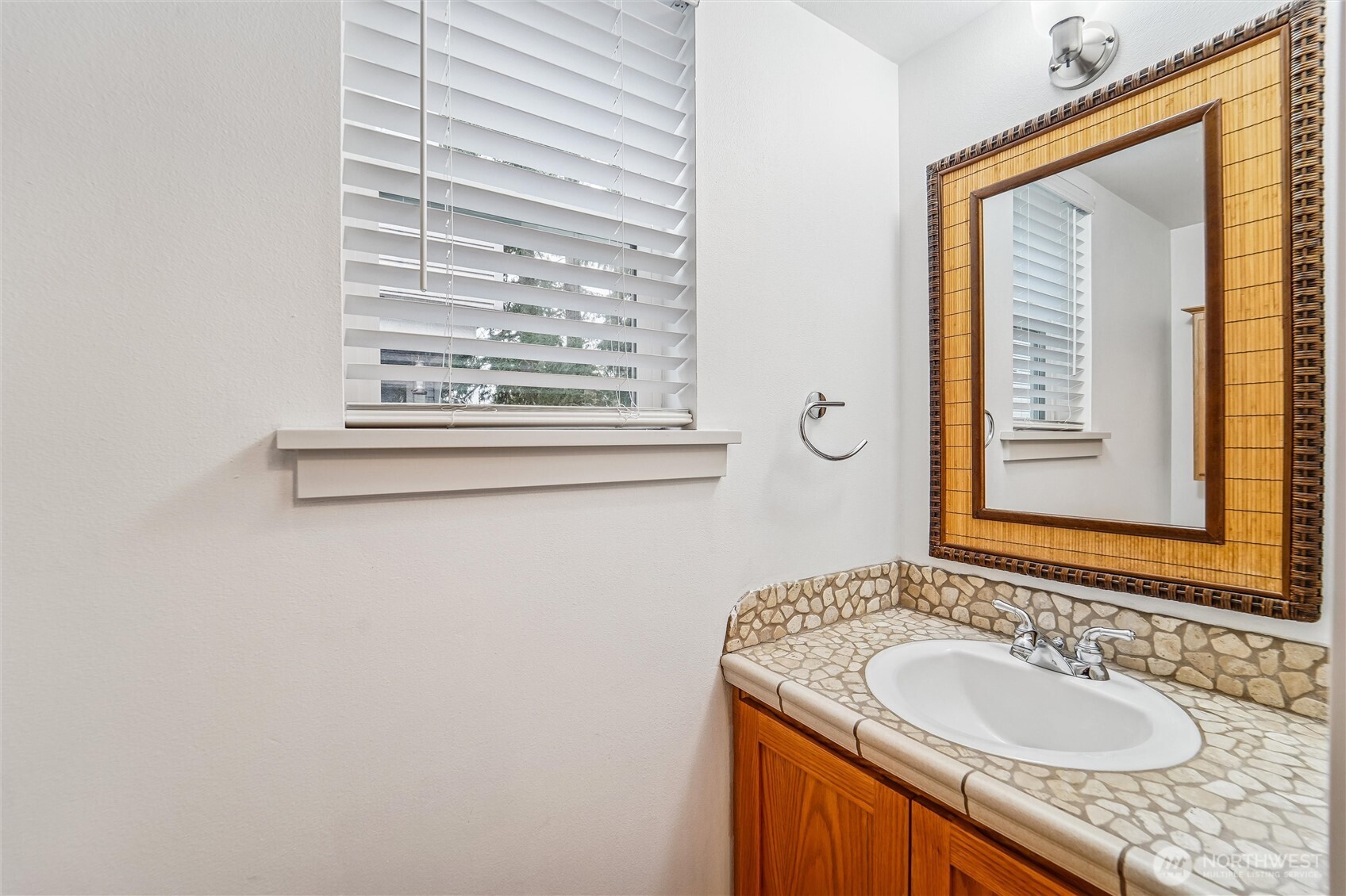 308 North 133rd Street Seattle, WA 98133 - Photo 14 of 34