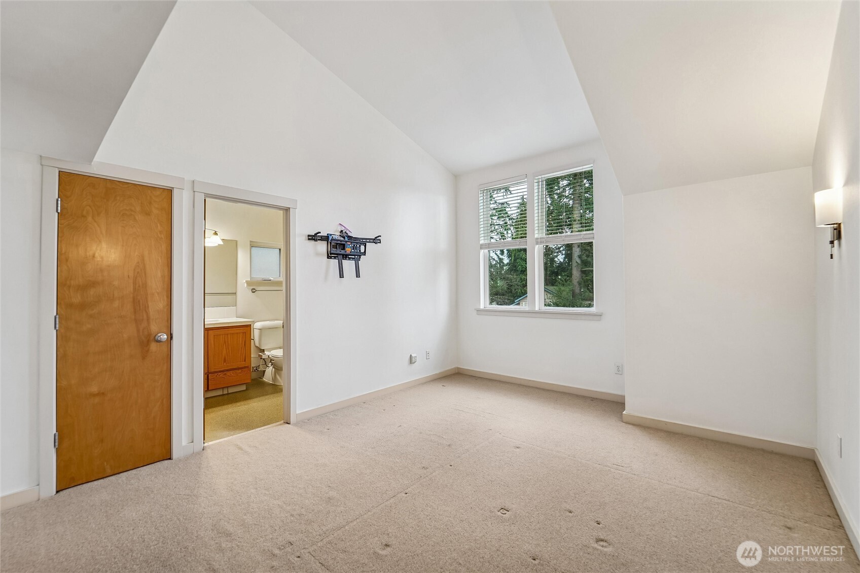 308 North 133rd Street Seattle, WA 98133 - Photo 16 of 34