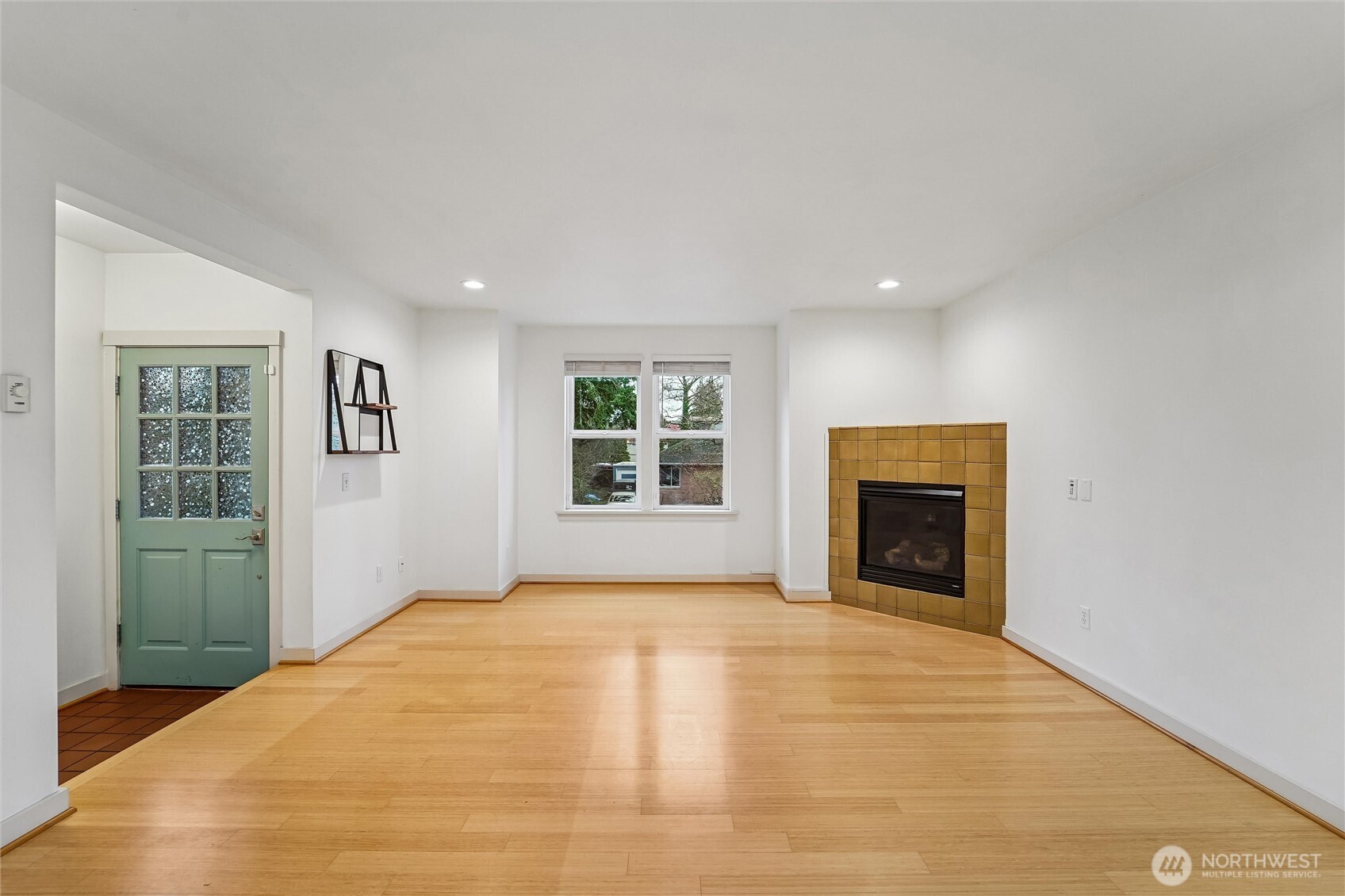 308 North 133rd Street Seattle, WA 98133 - Photo 3 of 34