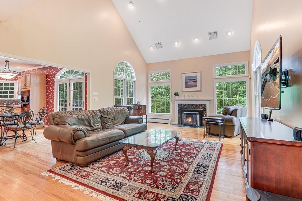 65 Andrews Road Wakefield, MA 01880 - Photo 5 of 41 Gallery Image 5