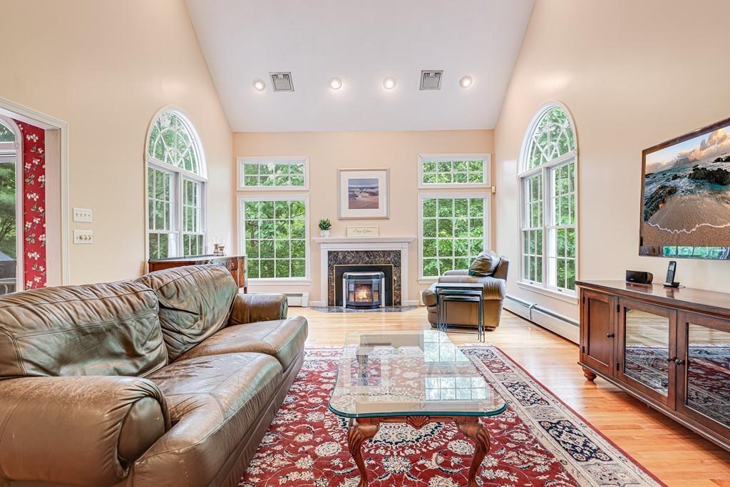 65 Andrews Road Wakefield, MA 01880 - Photo 7 of 41 Gallery Image 7