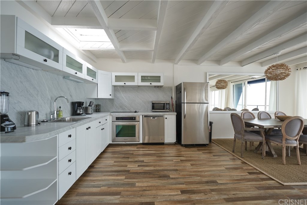 20650 Pacific Coast Highway Malibu, CA 90265 - Photo 15 of 23