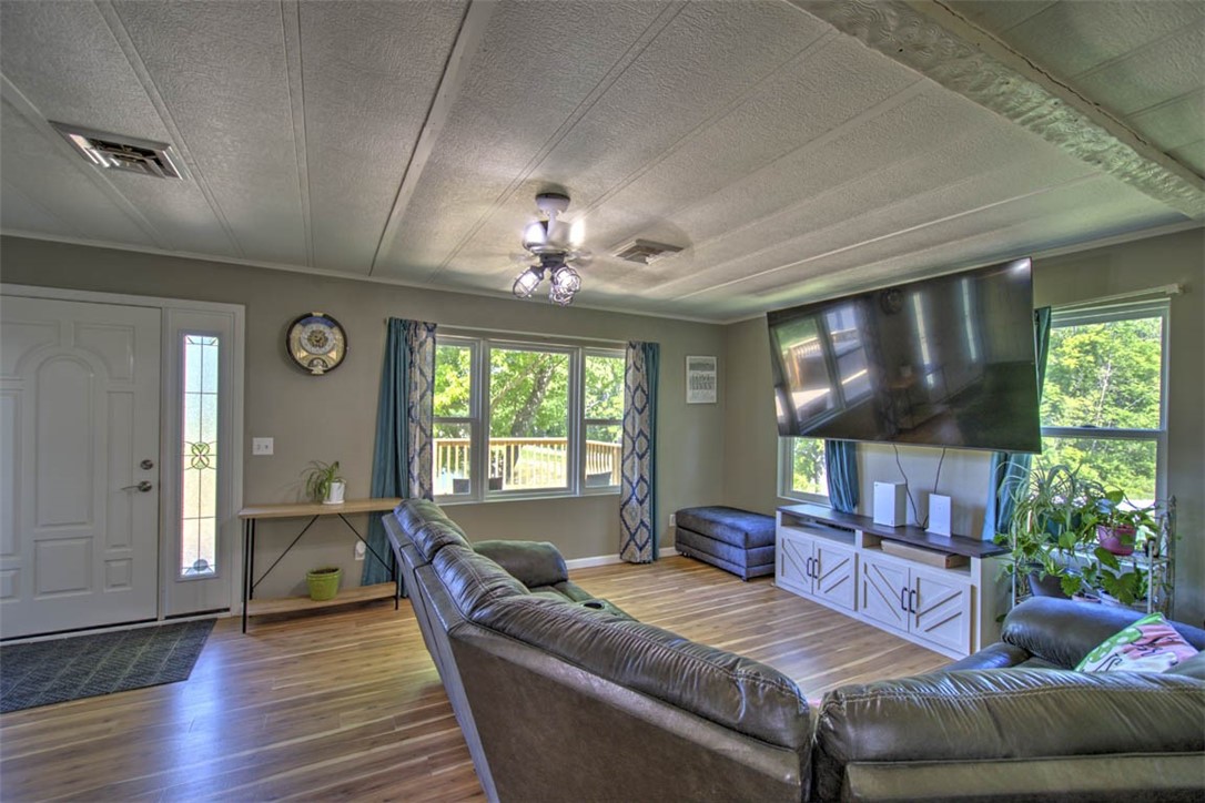 9977 Cabin Road Argenta, IL 62501 - Photo 7 of 32