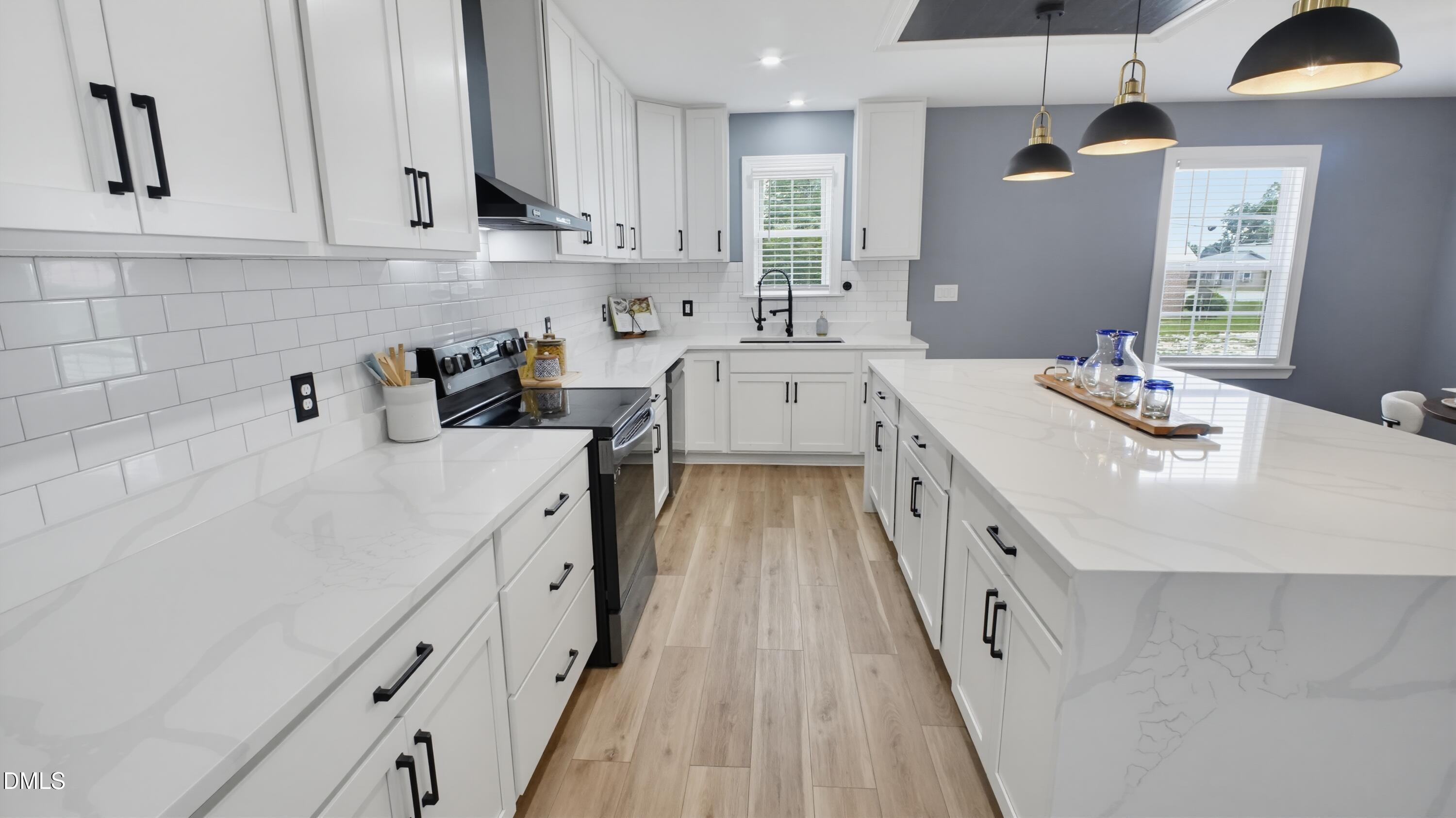 730 NW Boulevard Clinton, NC 28328 - Photo 30 of 68 Custom cabinetry