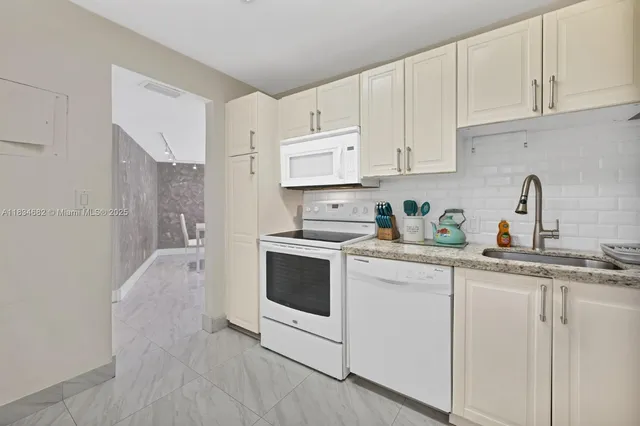 $2,550 | 3101 North Country Club Drive, Unit 105, Aventura, FL 33180