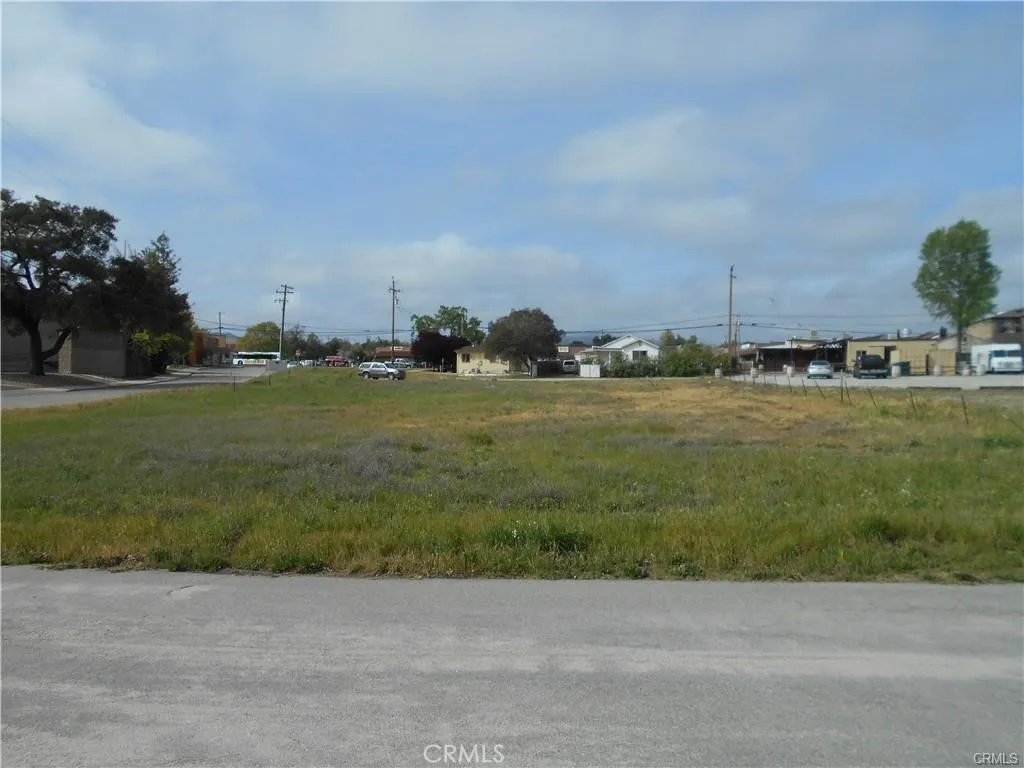0 Cascada Road Atascadero, CA 93422 - Photo 3 of 11 a view of a grassy field with an trees