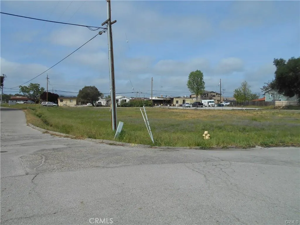 0 Cascada Road Atascadero, CA 93422 - Photo 4 of 11 a view of a stadium that has a big playing ground