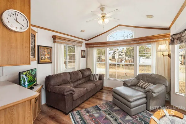 $180,000 | 25 E Street, Cascade, ID 83611