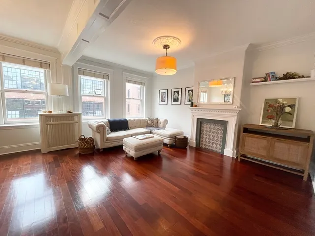 $5,500 | 145 Charles Street, Unit 4, Boston, MA 02114