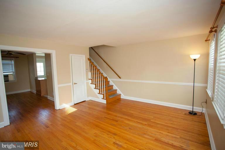 1035 Elm Road Halethorpe, MD 21227 - Photo 3 of 25 Living Room