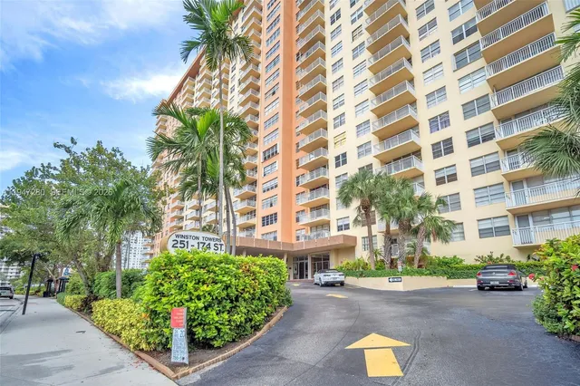 $2,700 | 251 174th Street, Unit 311, Sunny Isles Beach, FL 33160
