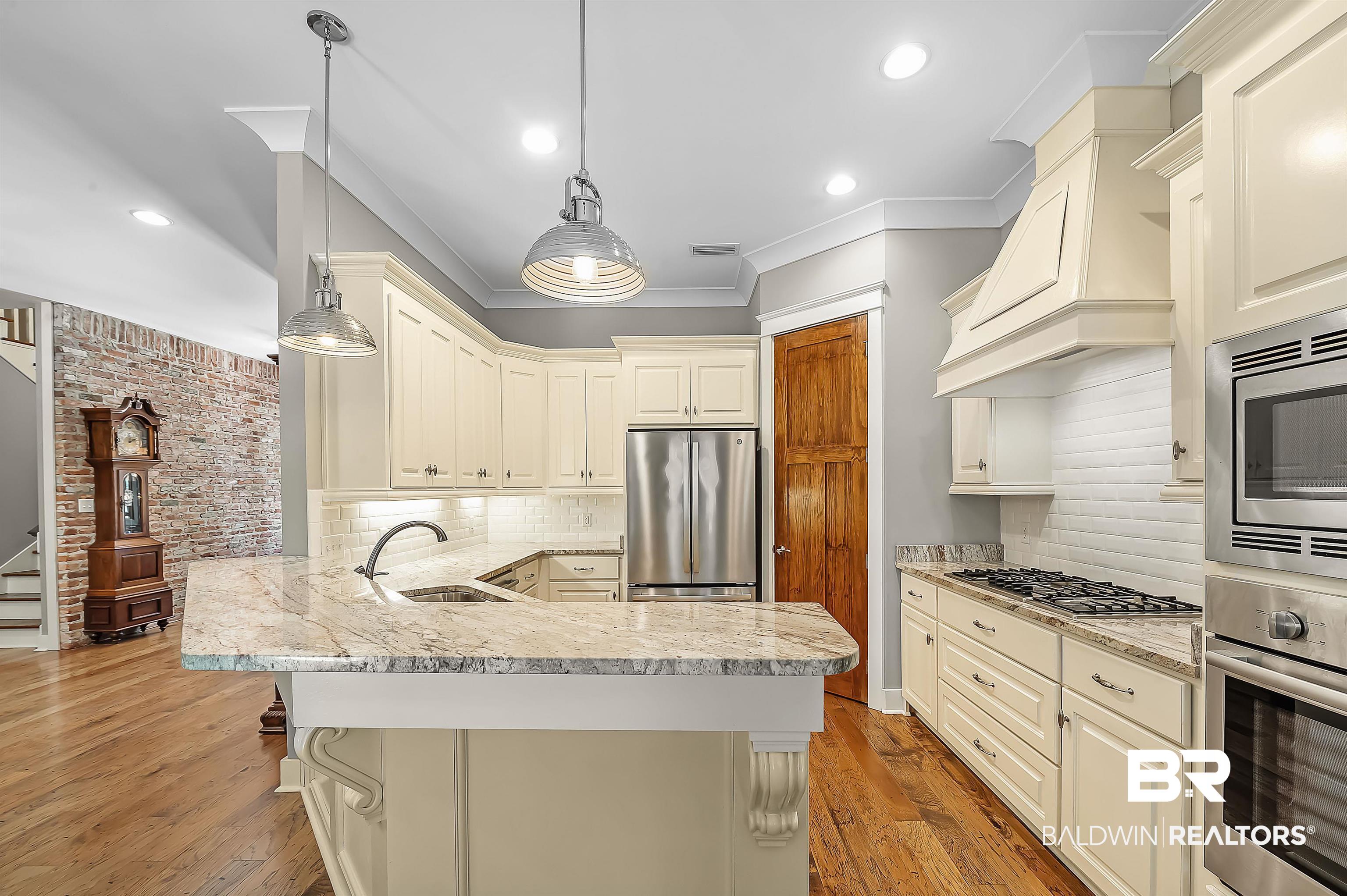 212 Simon Street Fairhope, AL 36532 - Photo 3 of 49 Kitchen