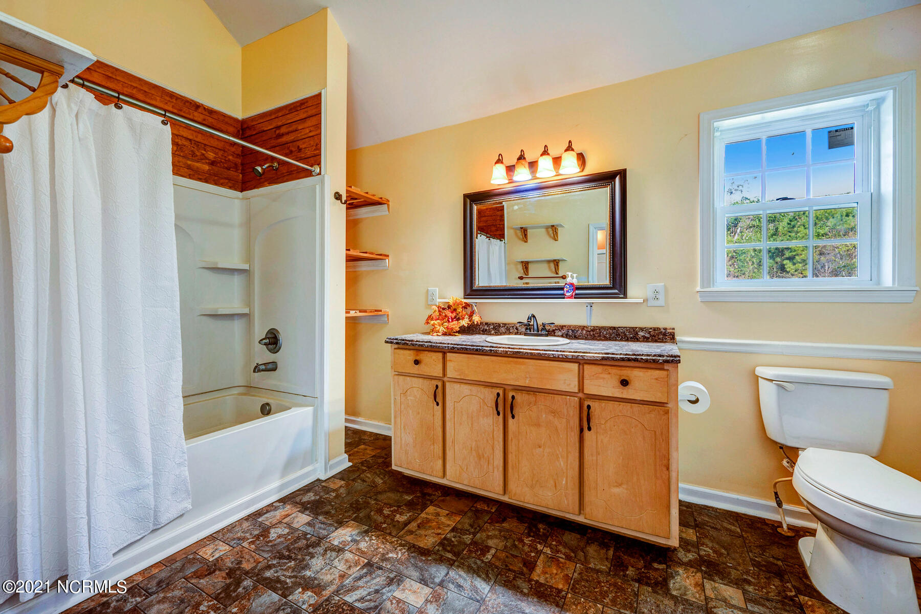 137 Old Mill Road Newport, NC 28570 - Photo 24 of 49 137 Old Mill Road-00040