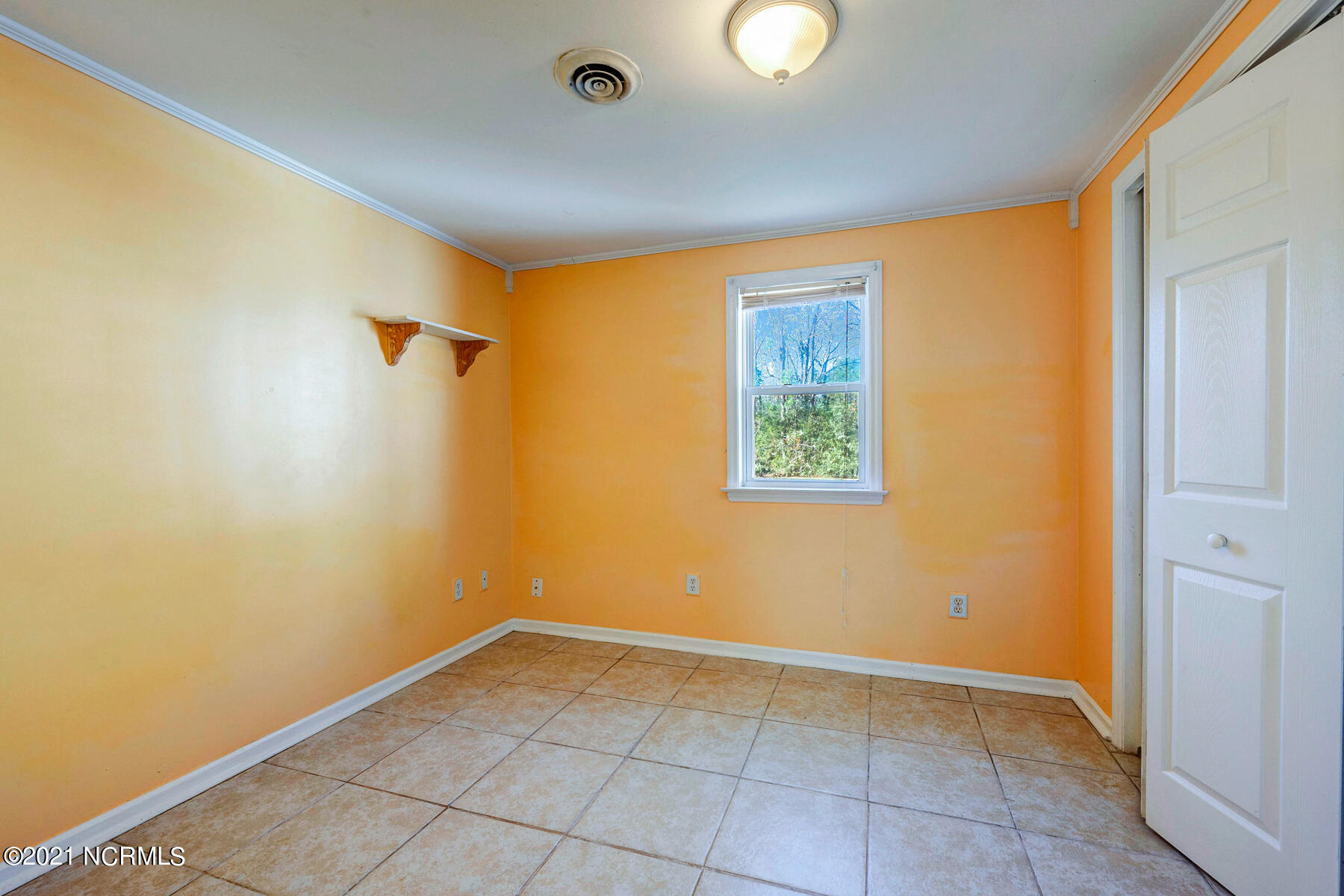 137 Old Mill Road Newport, NC 28570 - Photo 10 of 49 137 Old Mill Road-00024