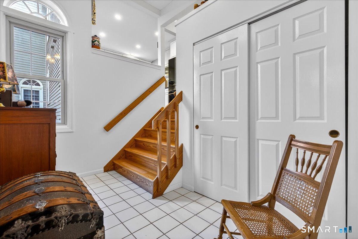 1925 Shepard Avenue, Unit 54 Hamden, CT 06518 - Photo 3 of 36 Front foyer with large closet