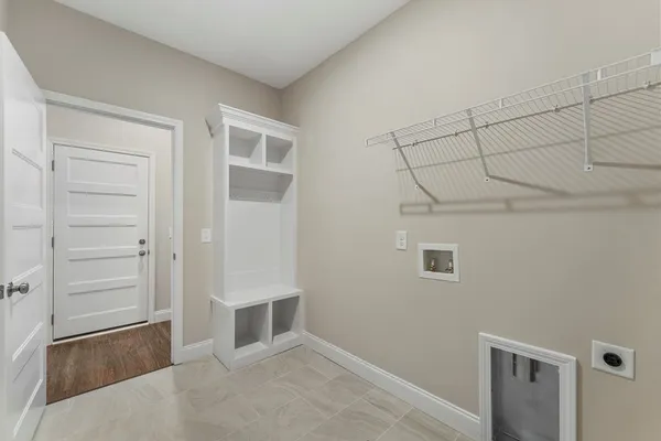 a view of a livingroom with an empty space