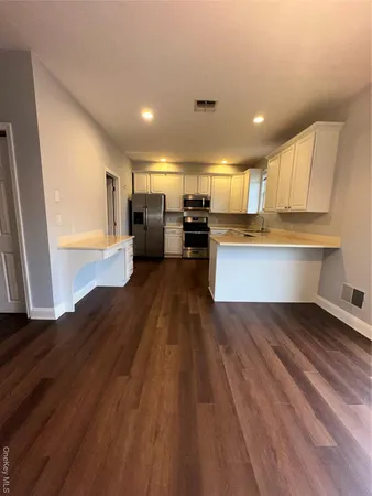 $6,000 | 7803 Shore Road, Port Washington, NY 11050