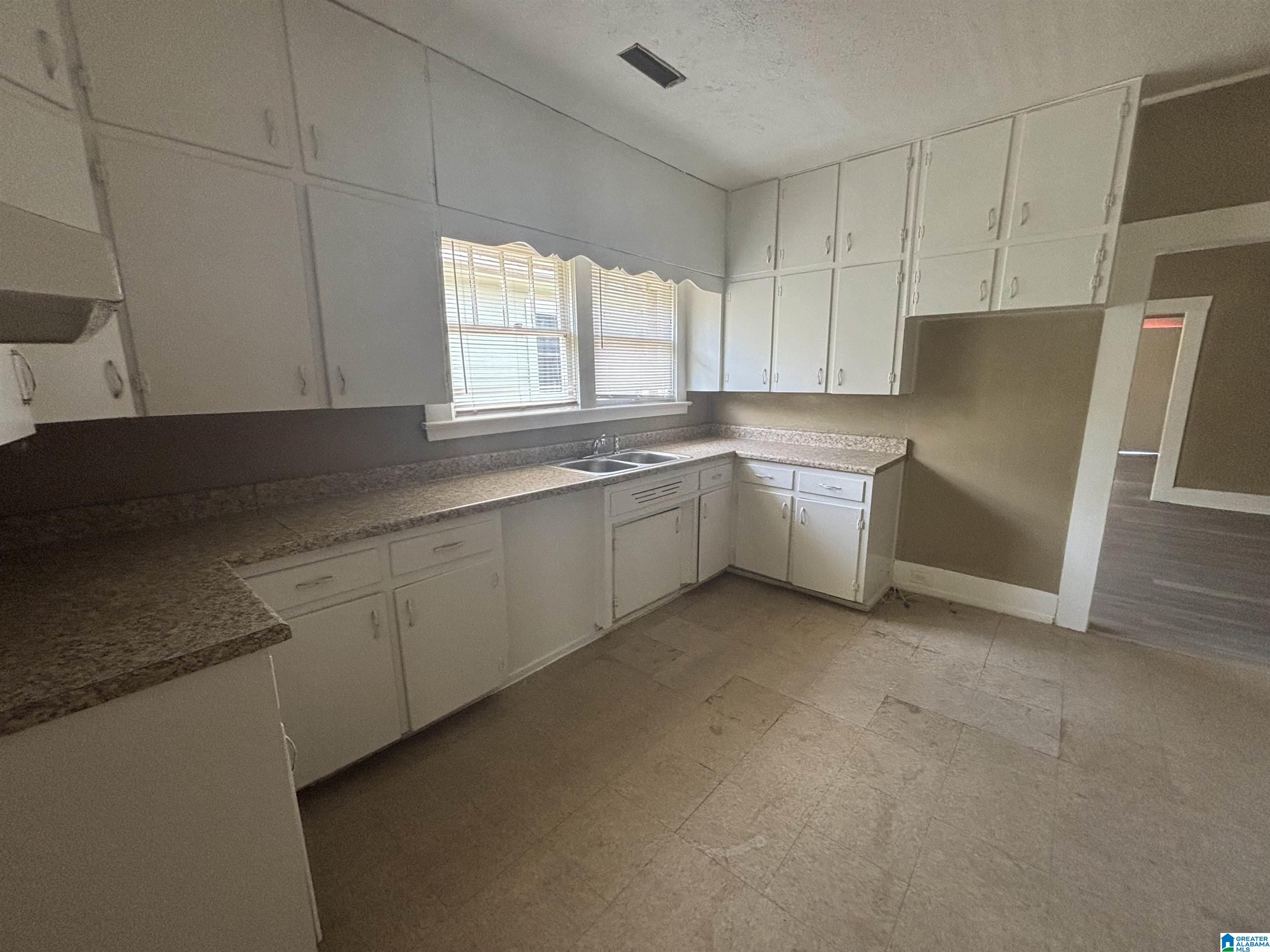 1204 15th Way Southwest Birmingham, AL 35211 - Photo 9 of 13