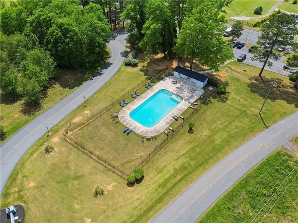 $950,000 | 31 Meadow Lakes Terrace, Cedartown, GA 30125