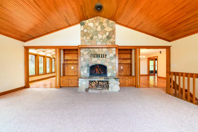 $649,900 | 13461 Burroughs Street Northeast, Lowell, MI 49331