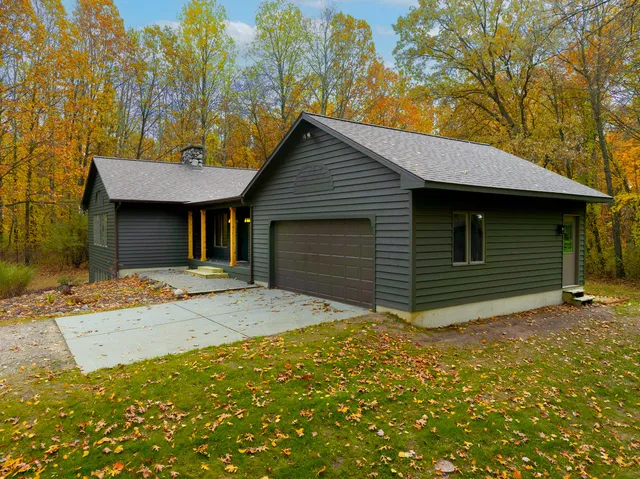 $649,900 | 13461 Burroughs Street Northeast, Lowell, MI 49331