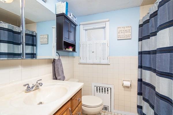 77 Wingate Road Weymouth, MA 02189 - Photo 10 of 31 Gallery Image 10