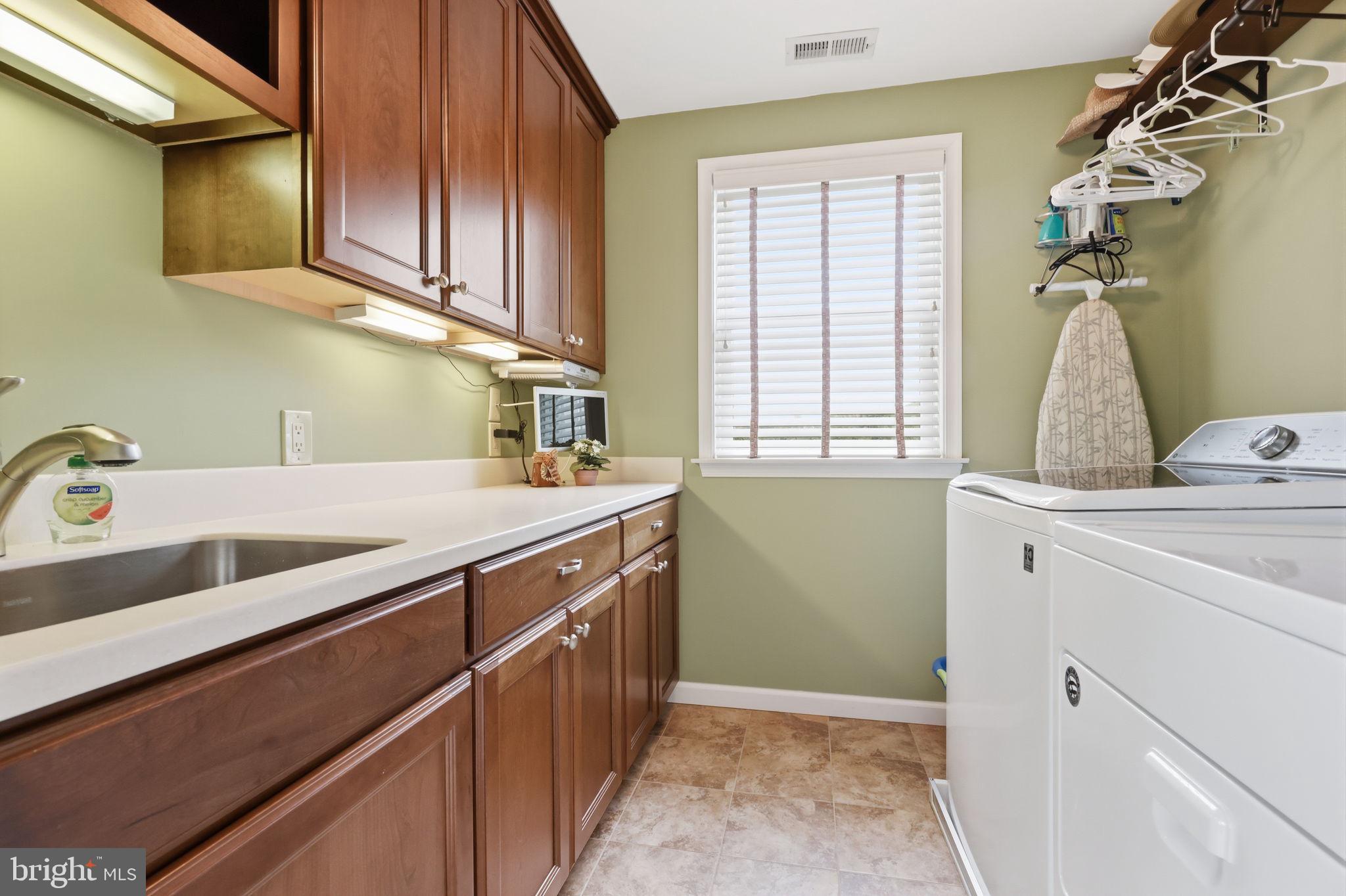 324 Ridge Avenue Newtown, PA 18940 - Photo 37 of 95 2nd floor laundry in Main suite