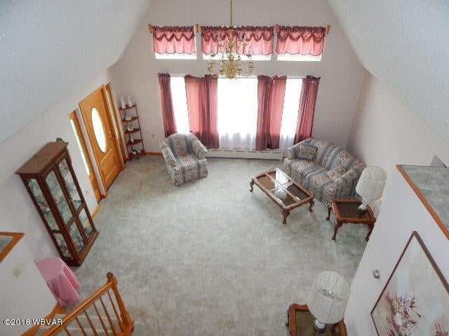 4105 Upper Road Shamokin, PA 17872 - Photo 17 of 33 18 Great room