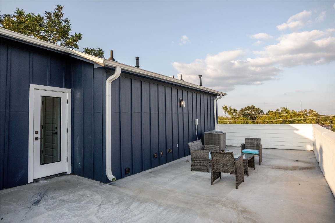 711 Boundary Street Houston, TX 77009 - Photo 26 of 26 a view of outdoor space with seating area