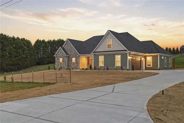 $849,900 | 736 Stewart Gin Road, Liberty, SC 29657