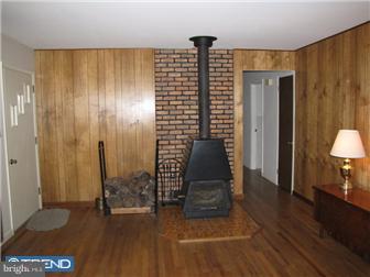 557 Colebrookdale Road Pottstown, PA 19464 - Photo 4 of 12 Living Room