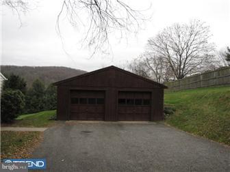 557 Colebrookdale Road Pottstown, PA 19464 - Photo 10 of 12 Garage