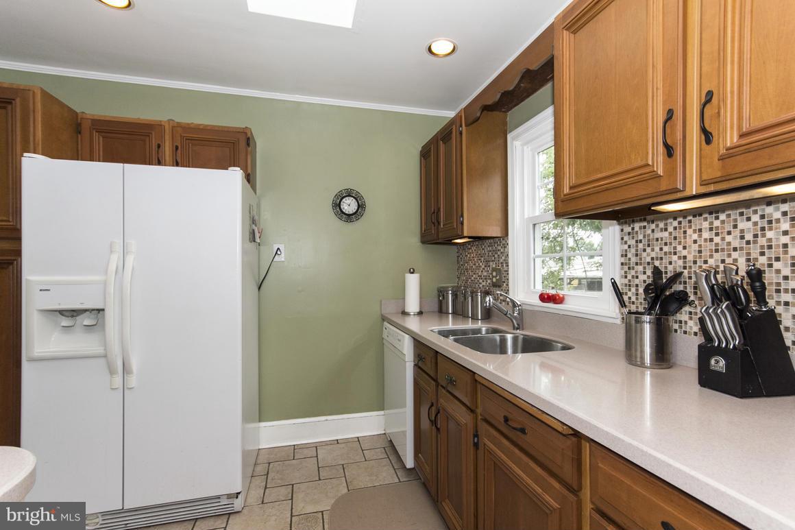 4719 Ridgeway Avenue Baltimore, MD 21206 - Photo 16 of 30 Kitchen