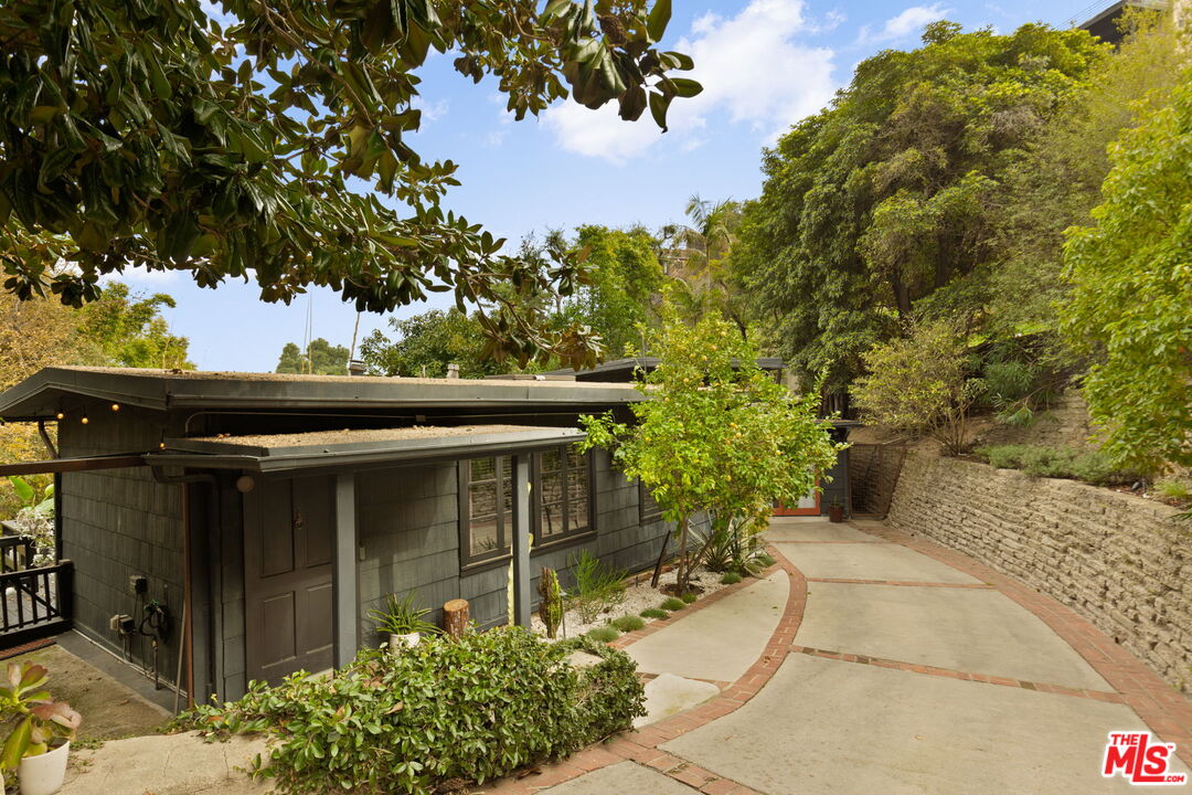 8577 Brier Drive Los Angeles, CA 90046 - Photo 2 of 39 a front view of a house