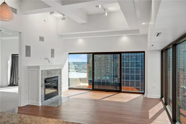 $400,000 | 1101 Walnut Street, Unit 1507, Kansas City, MO 64106